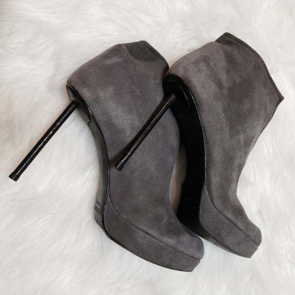 Stuart Weitzman Seamstress Gray Platform Booties Size 7.5 - Picture 9 of 15